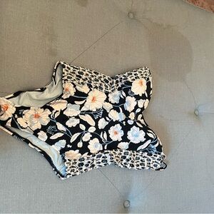 Laundry By Shelli Segal Black and White Swimsuit